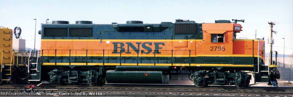BNSF GP39-2 2795